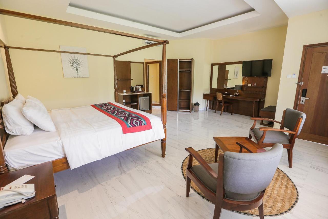 Ubud Hotel & Cottages Malang Exterior foto